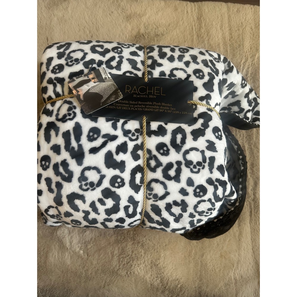 Rachel Rachel Roy Queen Reversible Plush Blanket Leopard Skull Print Black White